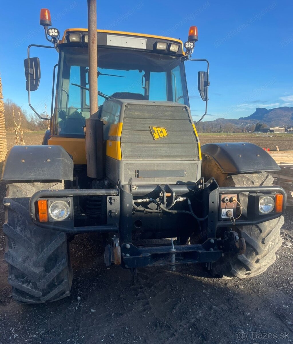 Traktor jcb fastrac 130