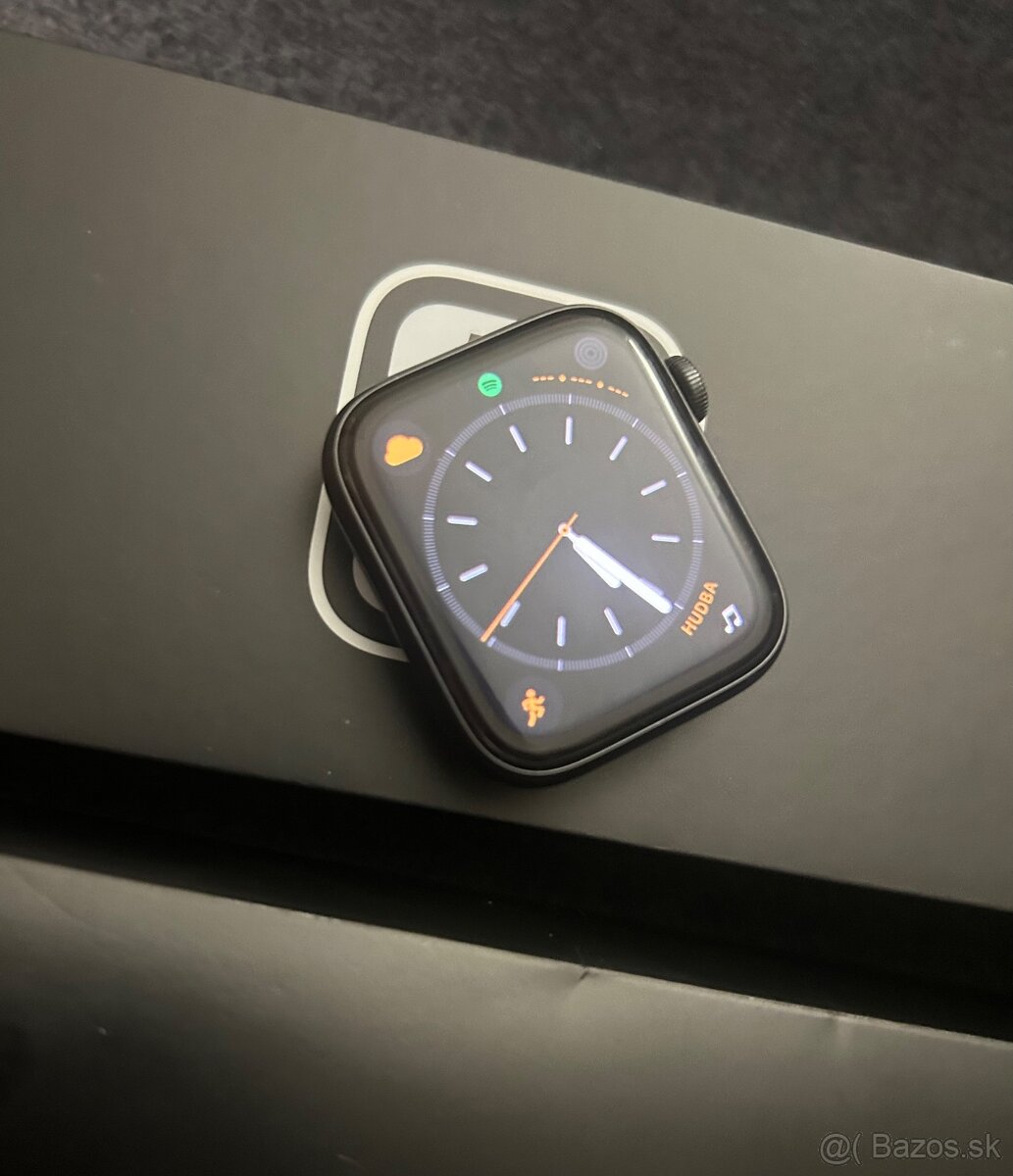 Apple Watch SE 44mm nike+ edition