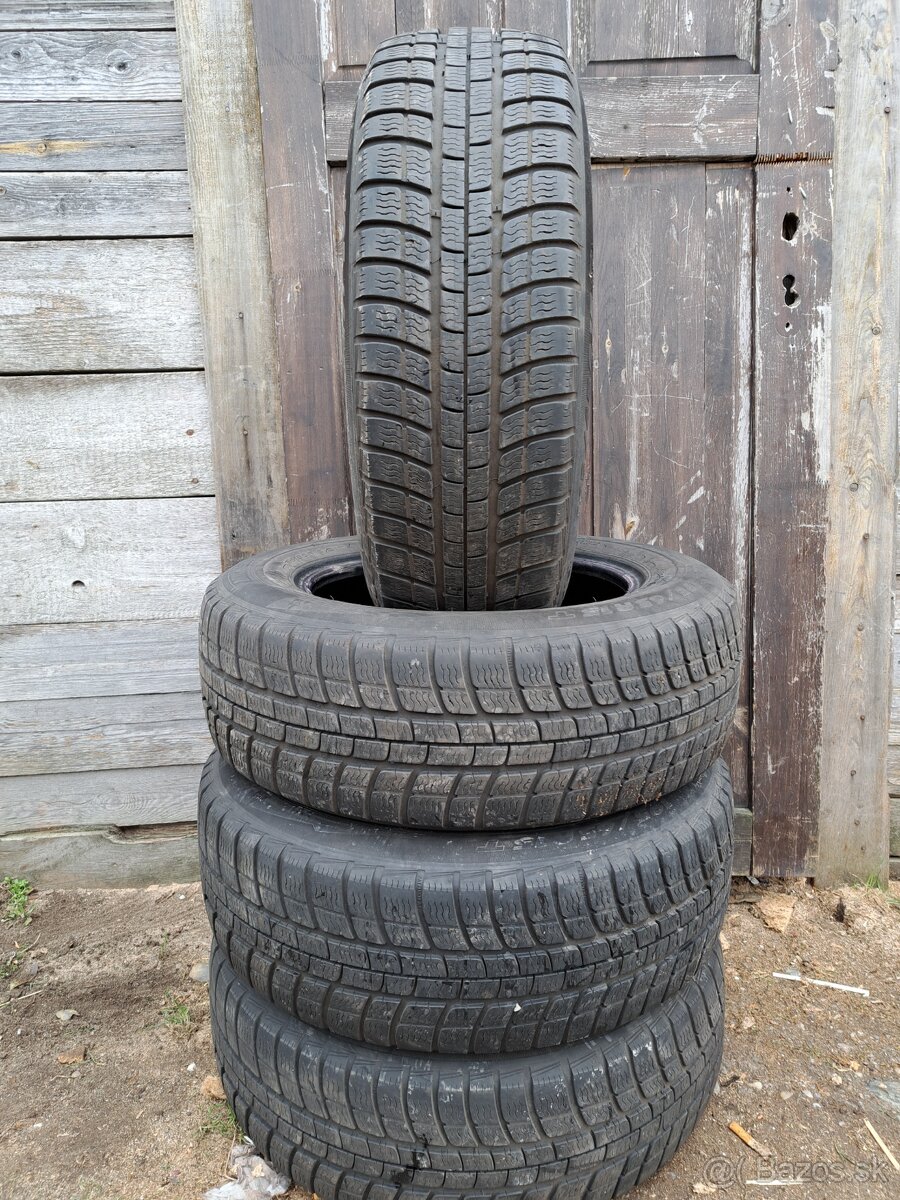 Predám 4 jazdené zimné pneumatiky Michelin Alpin 195/65 R15