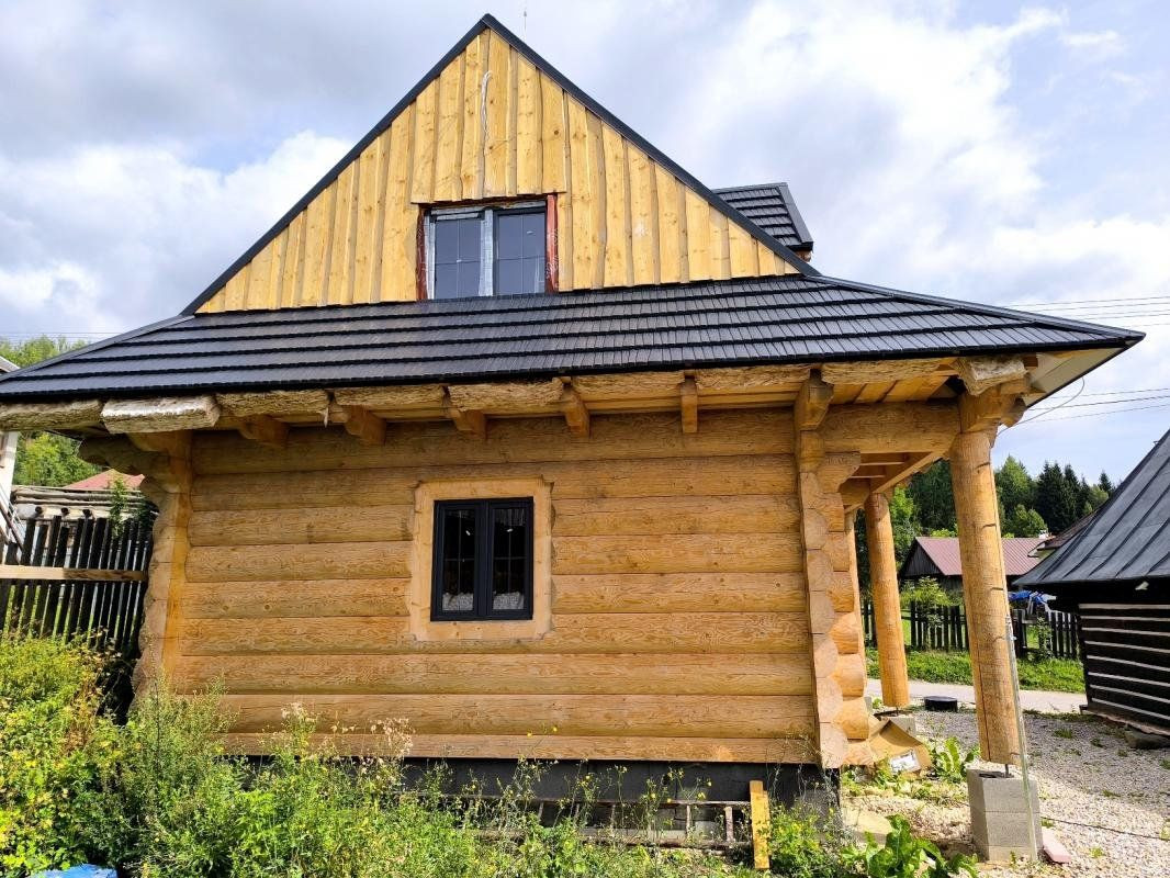 NOVOSTAVBA ZRUB CHALUPA HOLODOM ELEKTROINŠTALÁCIA, VODA, ZAT