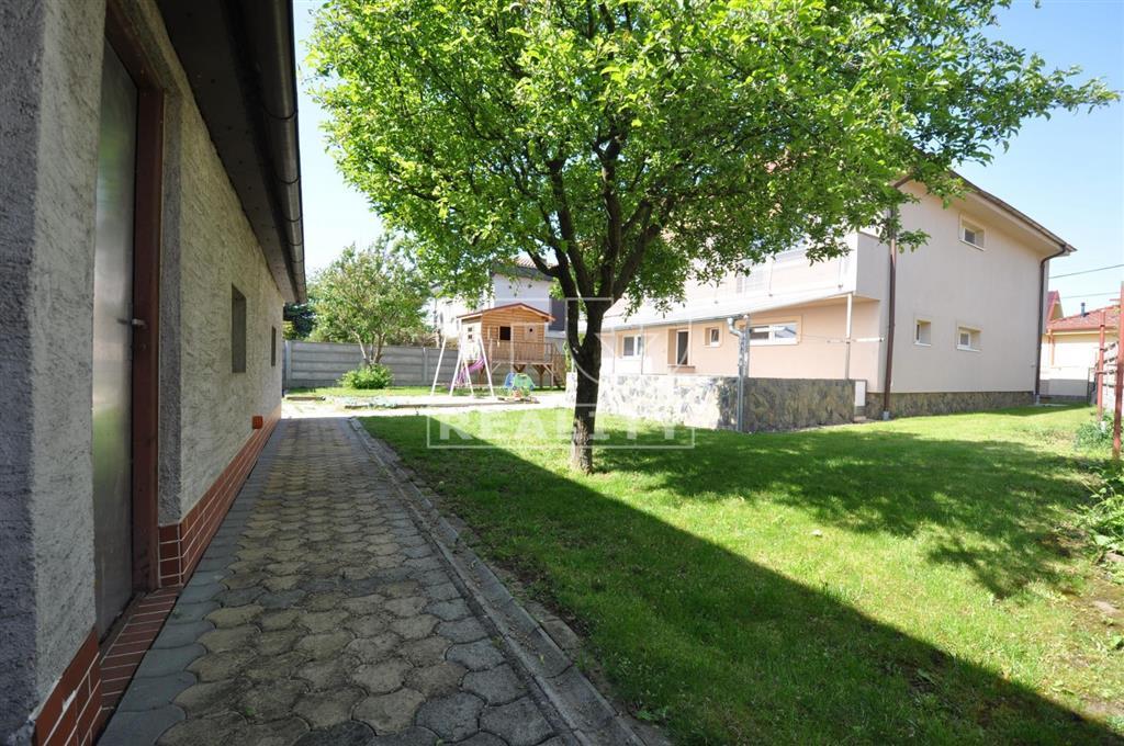 5 izb.RD v Šoporni, 172 m2 úžitková plocha, pozemok 455 m2