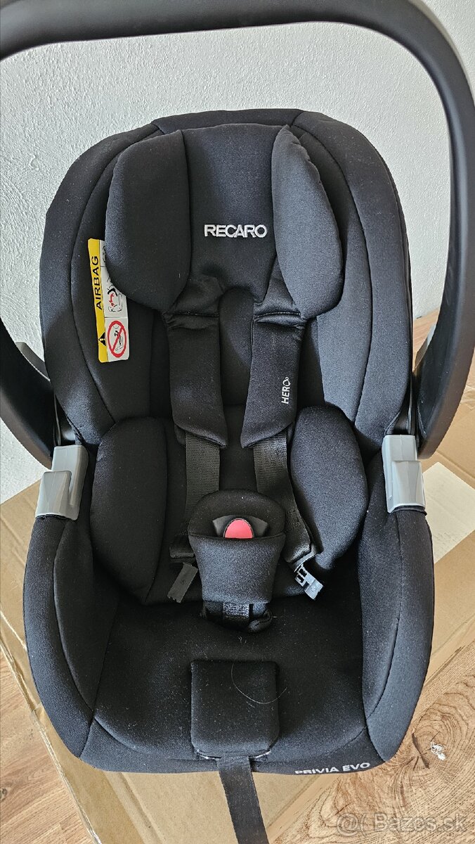 Recaro Privia Evo vajíčko + isofix základňa