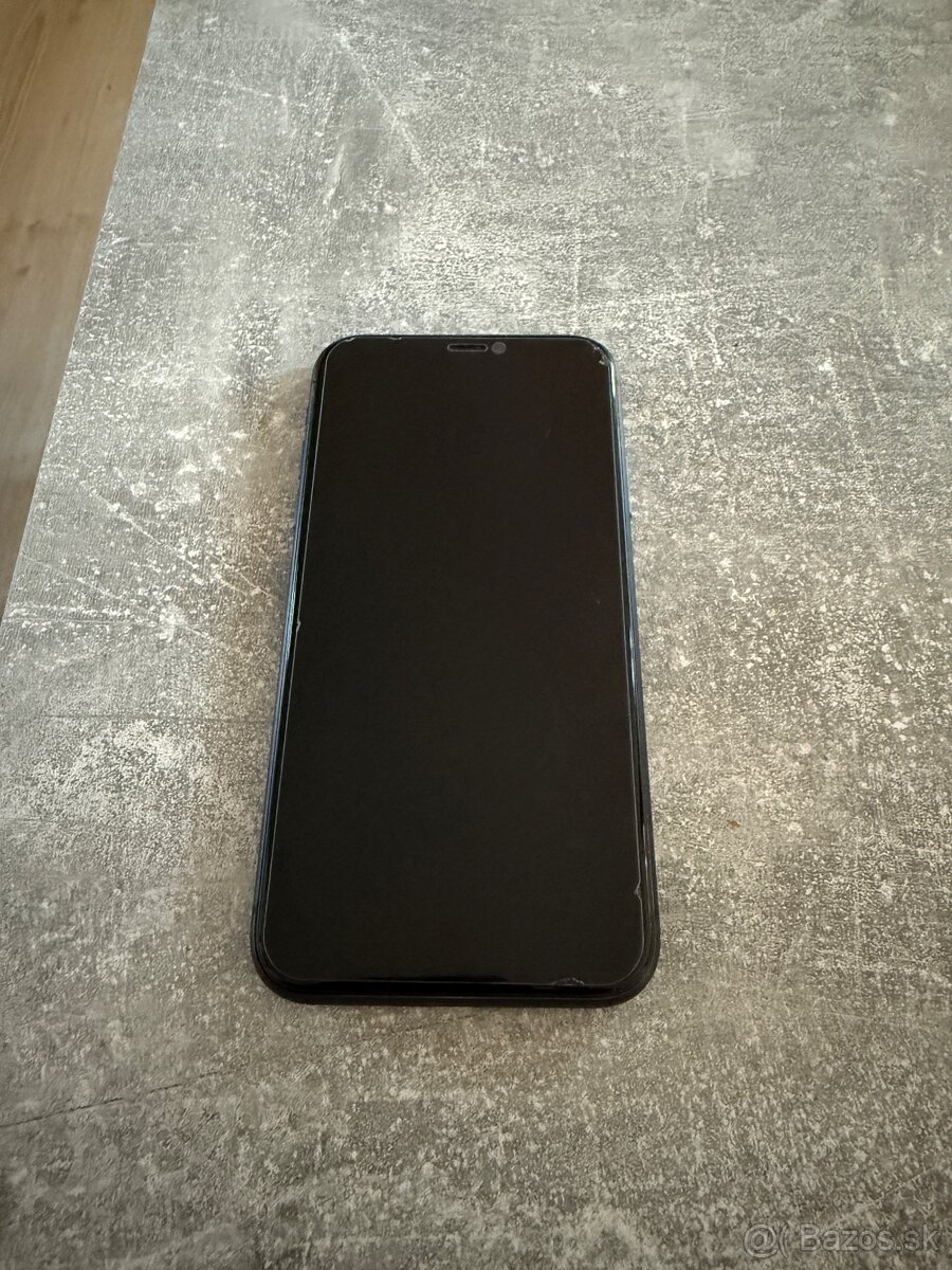 Iphone 11, 128GB - poškodený