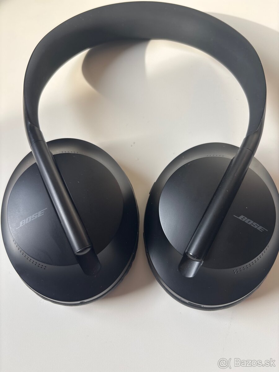 Bose NC 700, čiernej farby