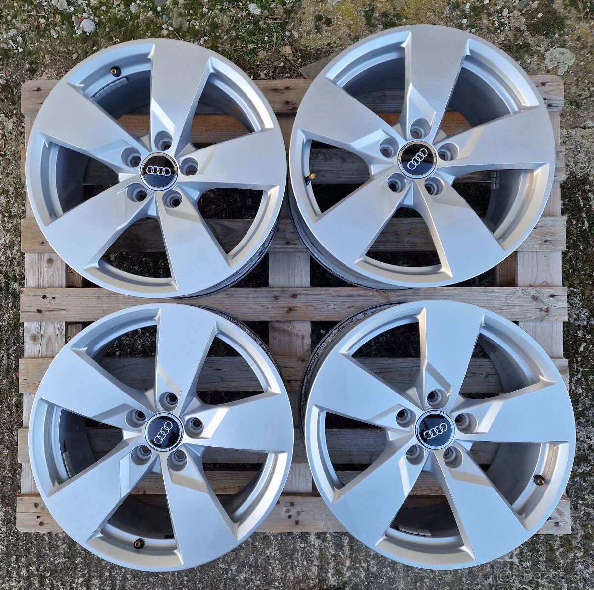 ORIGINÁL AUDI HLINÍKOVÉ DISKY 5x112 R17