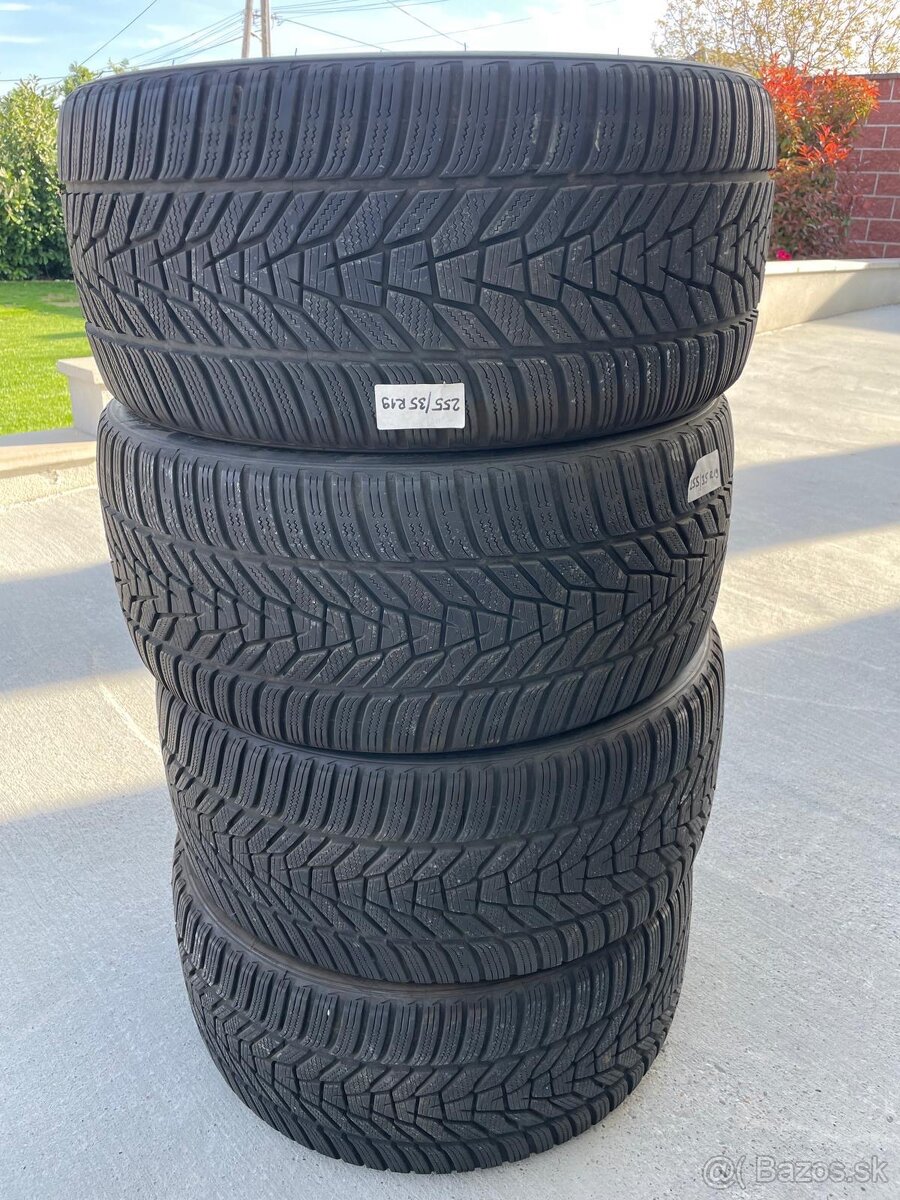 Zimné pneu 255/35r19 Hankook´