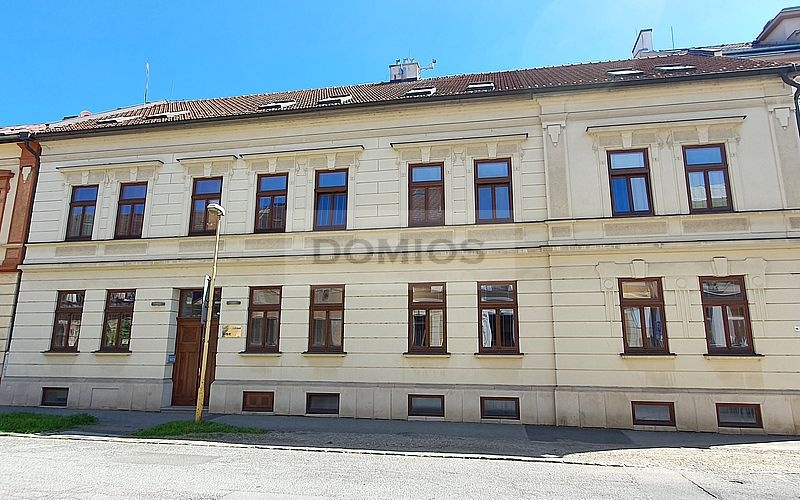 Reprezentačná administratívna budova (900 m2, KE-St.m.)