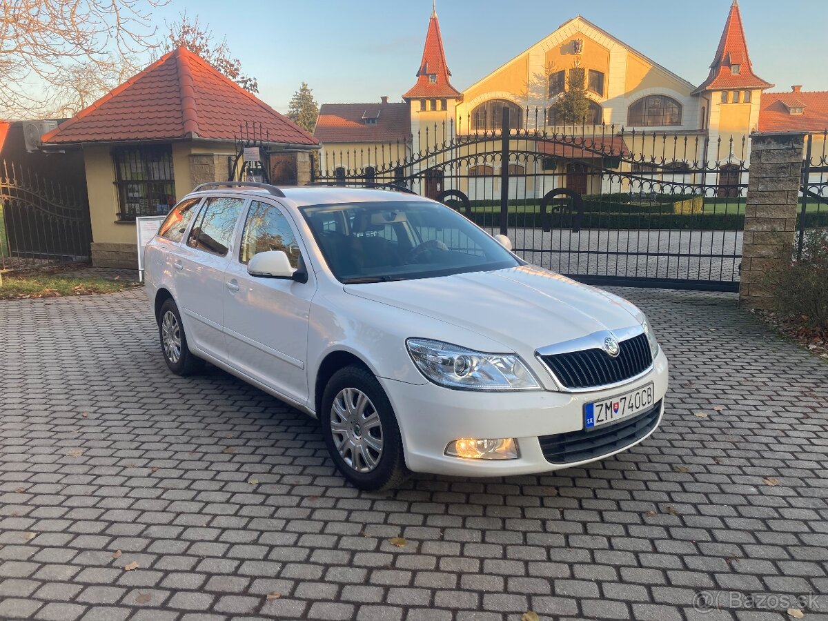 ŠKODA OCTAVIA 2 1.6  ORIGINAL LPG ŠKODA