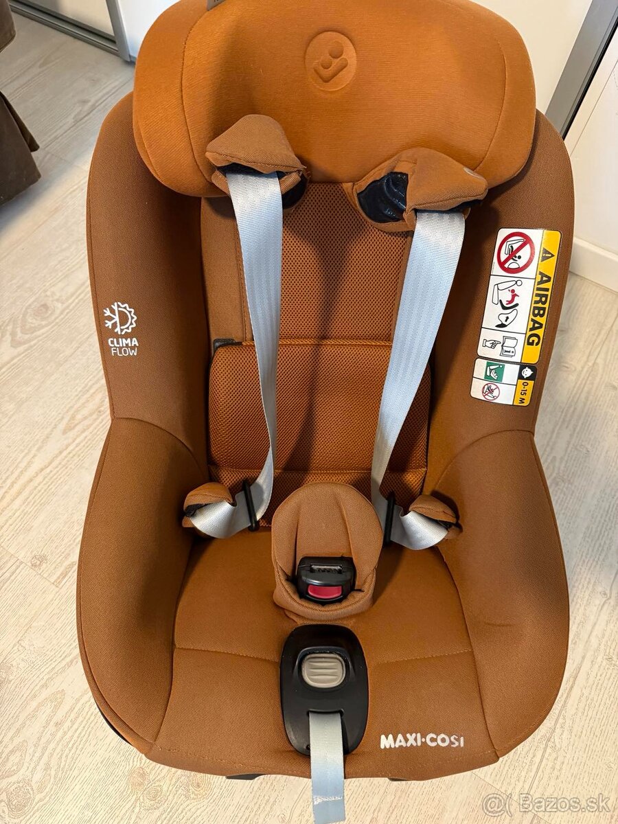 Maxi Cosi Pearl 360 cognac + základňa FamilyFix 360