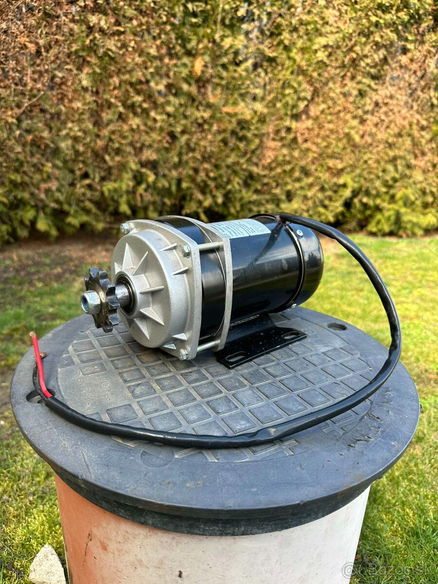 Predám Elektromotor 12V 300W