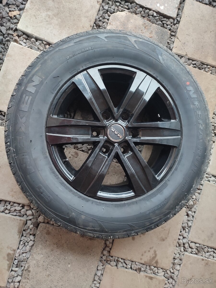 Letné pneu 255/65R17 + disky