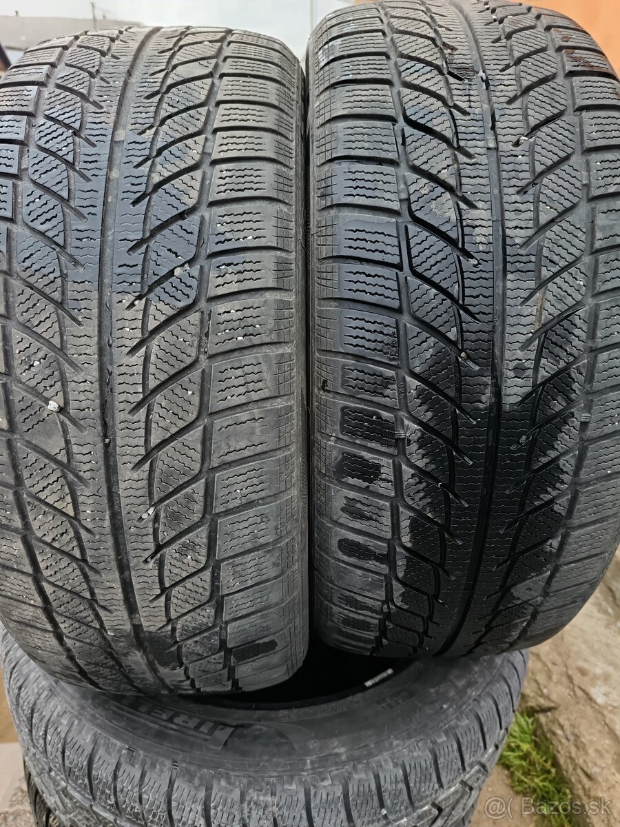 Predám pneumatiky 235 /45 R19  2ks zimné