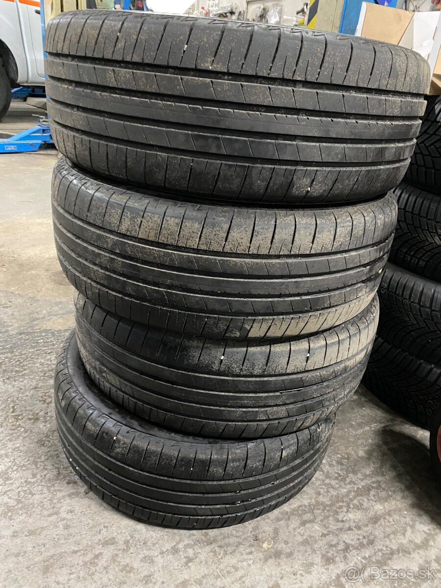 Predam 215/55 R18 letne