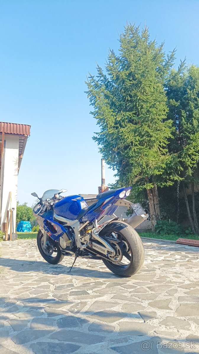 Predám Yamaha R6 2002 na Diely Lacno