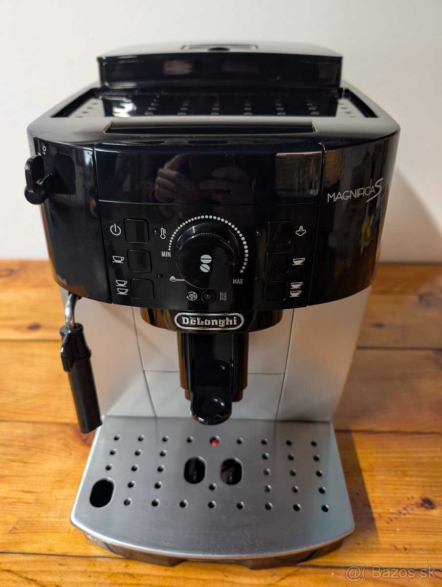 Kávovar Delonghi Magnifica S