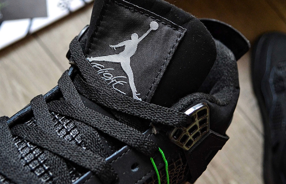 Nike Air Jordan 4 'Black Cat'