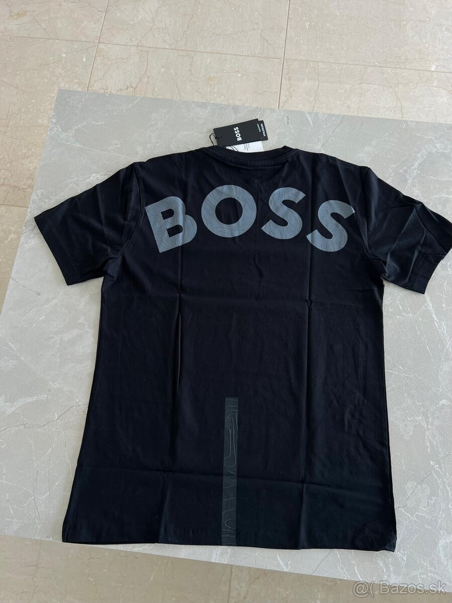 Hugo Boss pánske tričko XL