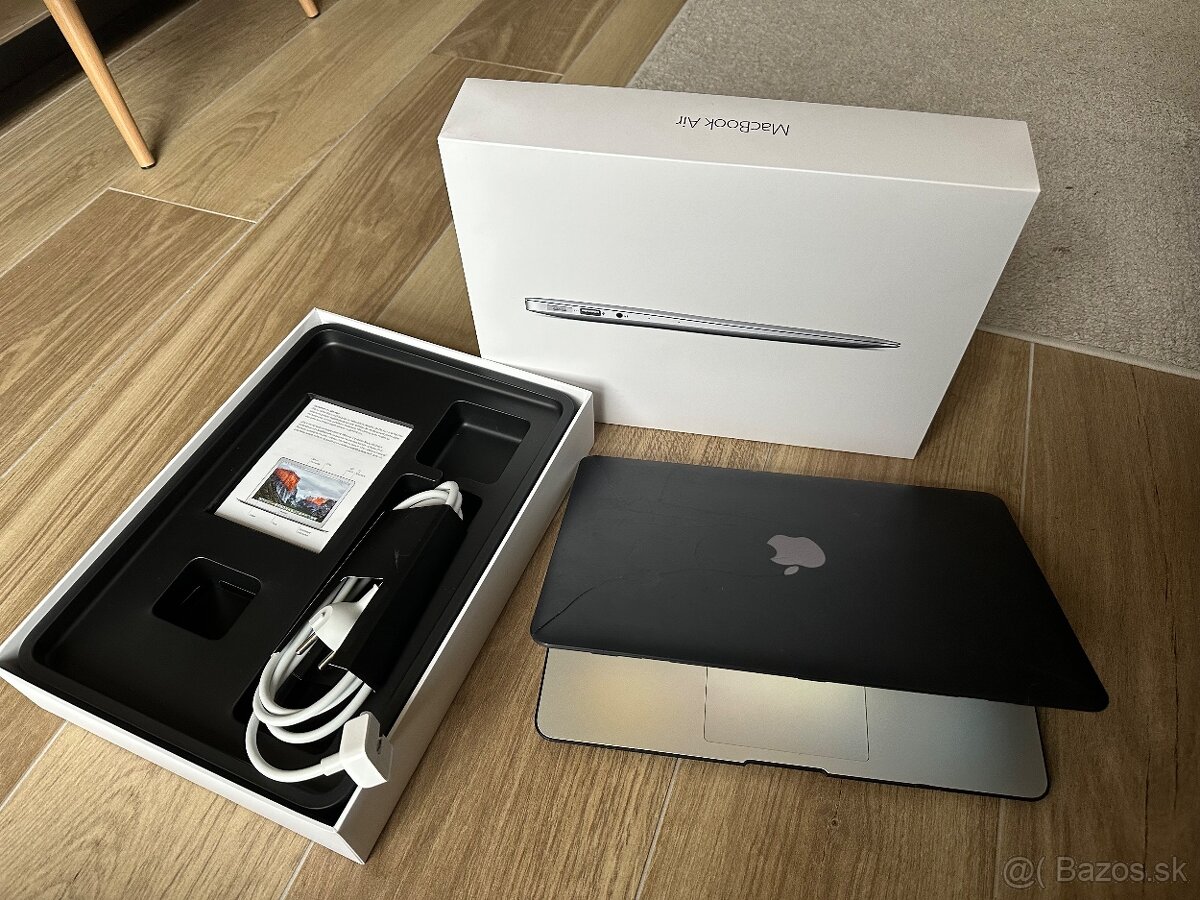 Apple MacBook Air 13-Inch, Procesor i5 1,6 GH