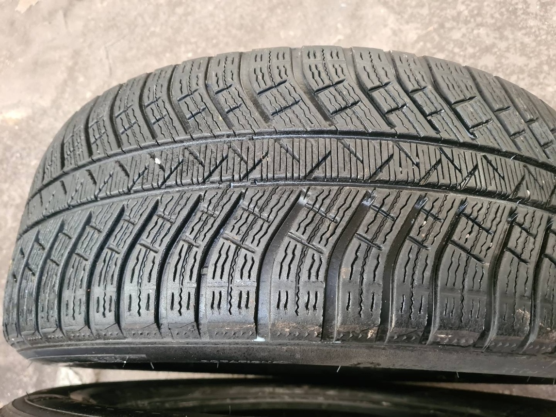 255/55r19 zimné 4 ks MICHELIN dezén 6,7-5,3 mm DOT2019