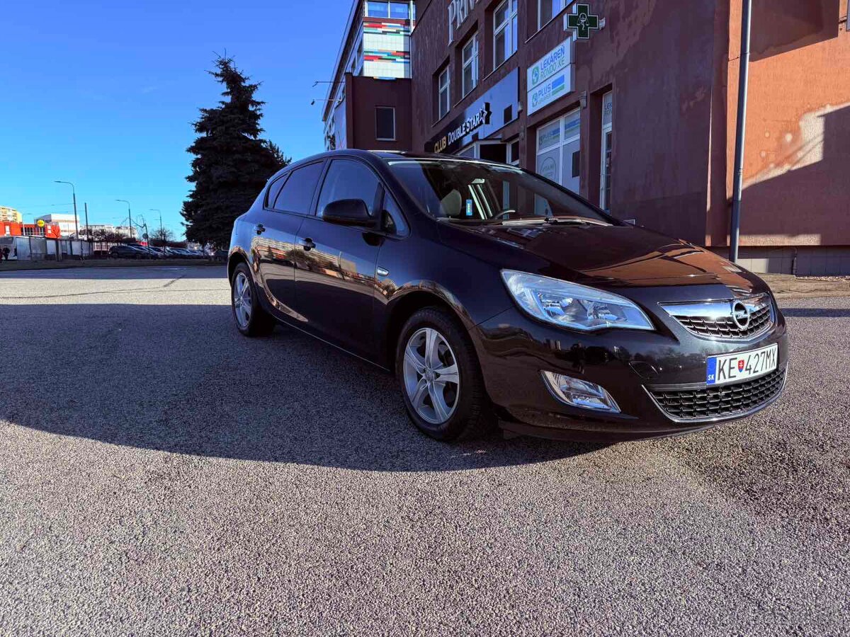 Opel Astra J 1.4 Turbo 140k Enjoy