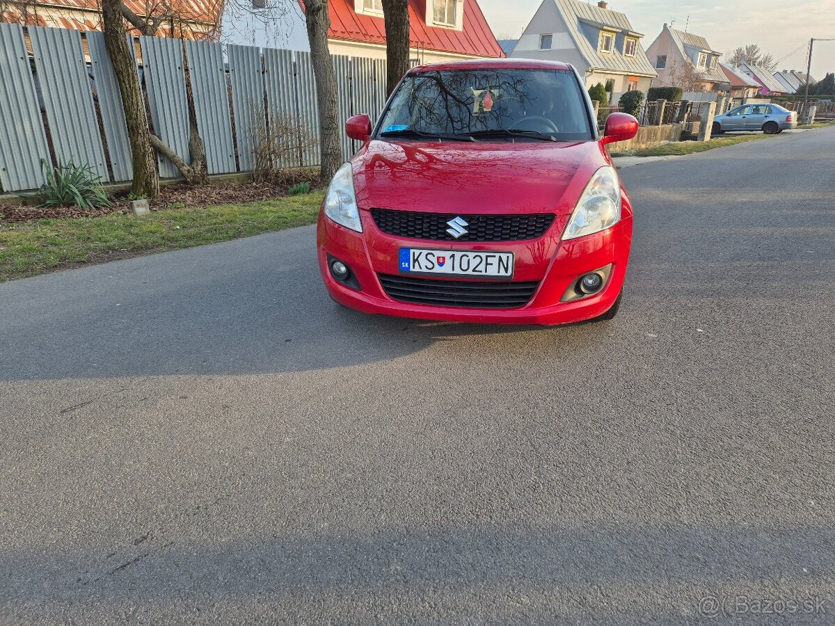 Suzuki Swift 1,2 69 kw Rok 2012