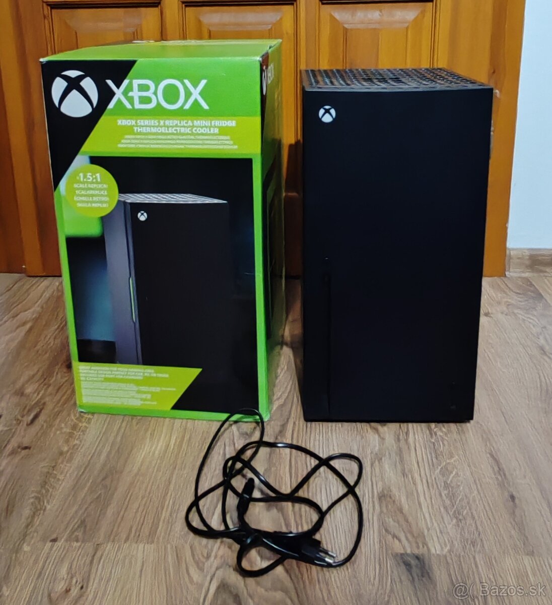 XBOX SERIES X chladnička.