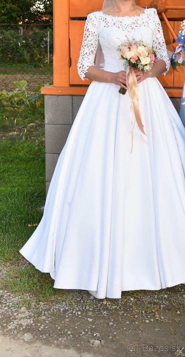 Krásne svadobné šaty S