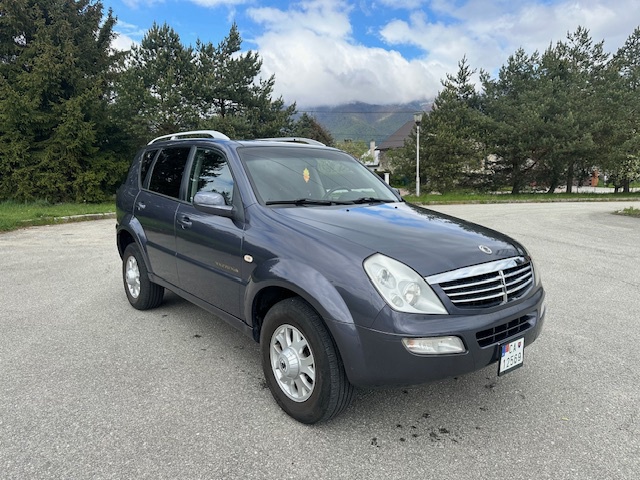 Predám Ssangyong Rexton 2.7XDI Automat 2004