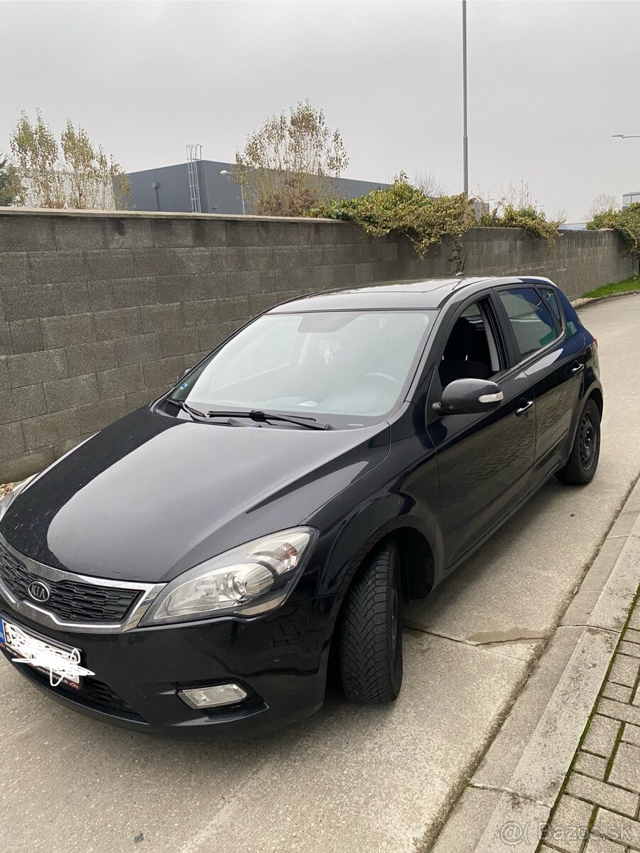 Kia ceed hatchback 1.6 CRDi