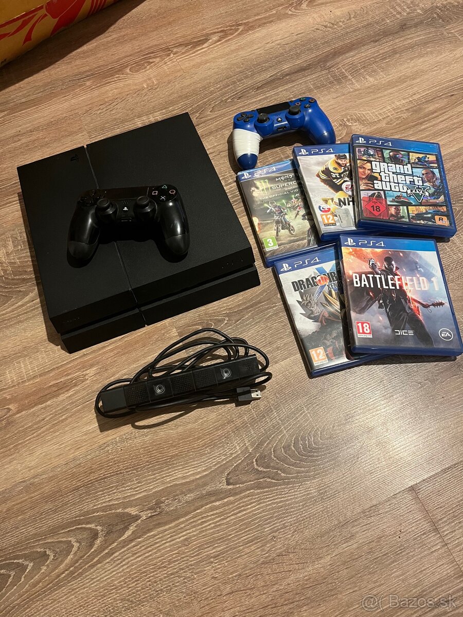 Playstation 4 + 2 ovládače, kamera, 5 hier