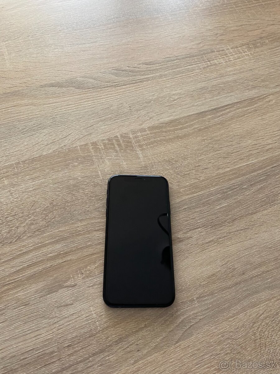 Iphone XR na náhradné diely