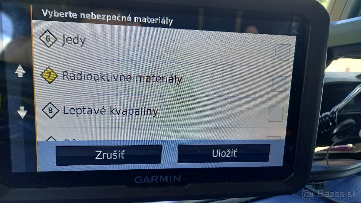 Predám kvalitnú veľkú navigáciu pre kamiony Garmin dezl 770l