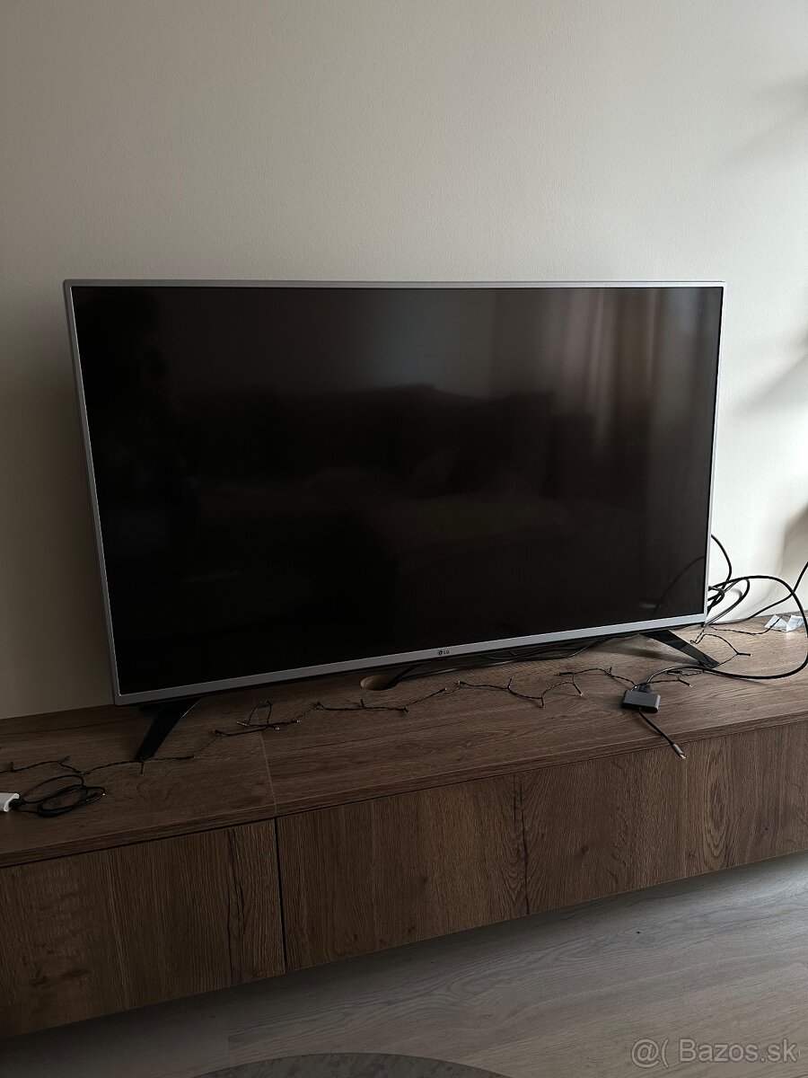 LG televízor 50”