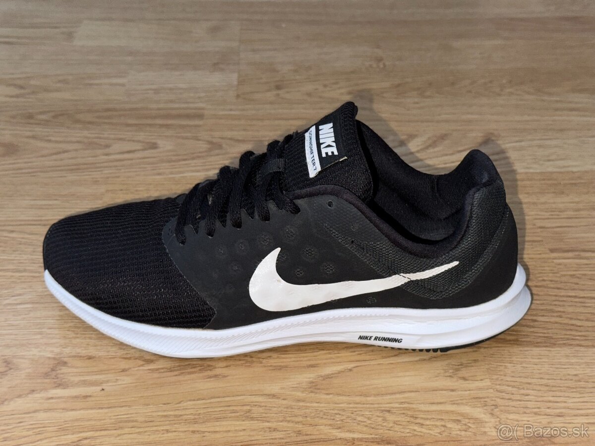 Bežecké tenisky Nike, 42