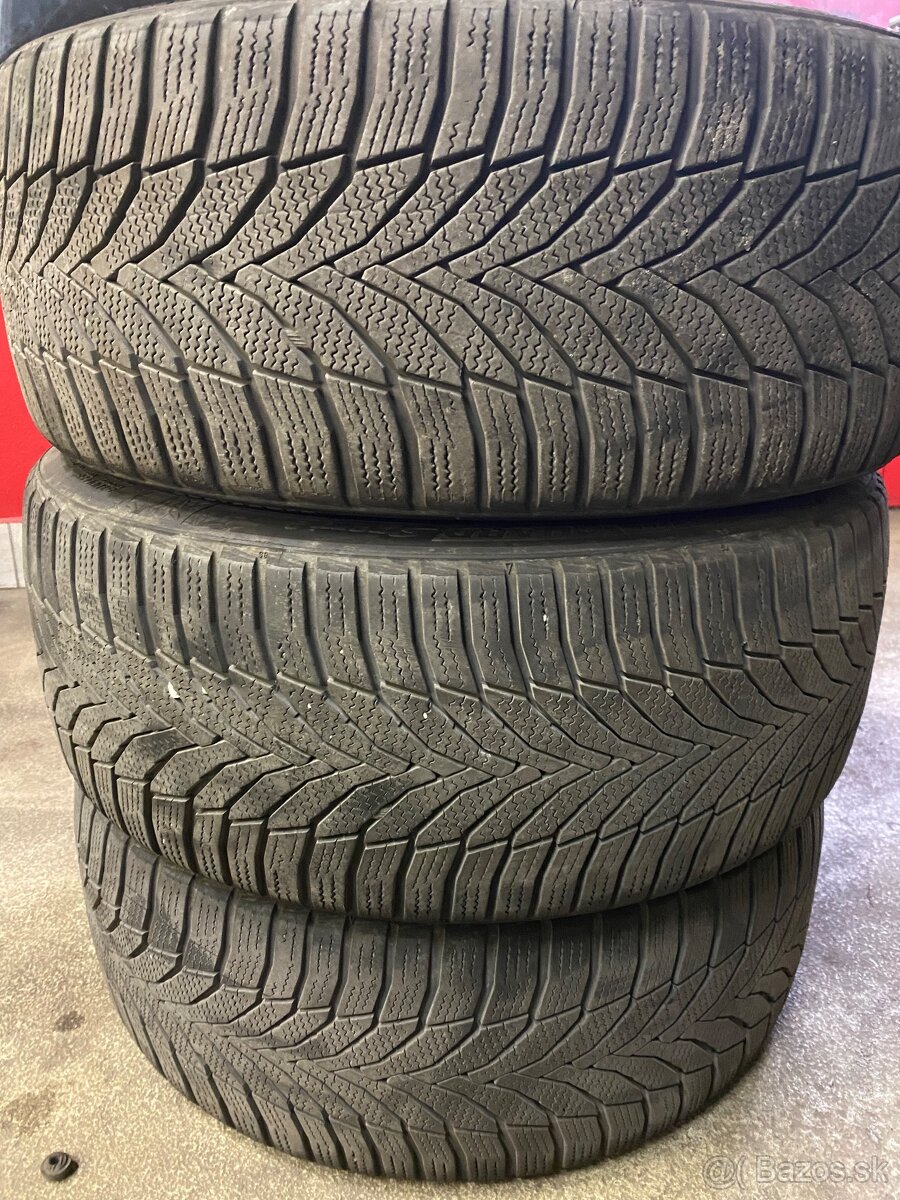 Nexen 225/40 R18 92V zimné