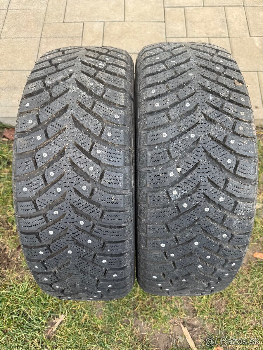 Zimne pneu 205/60 r16 Toyo rv2020