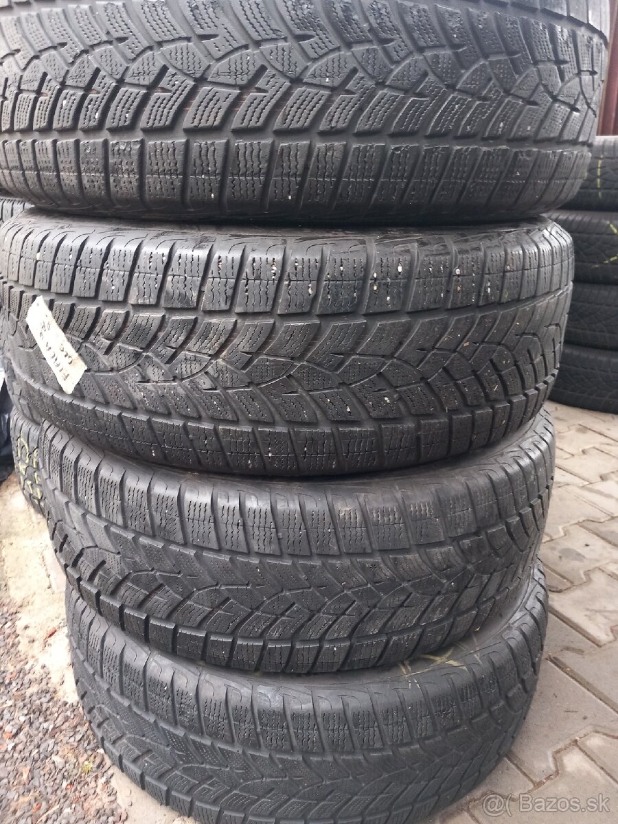 235 60 R18 Goodyear