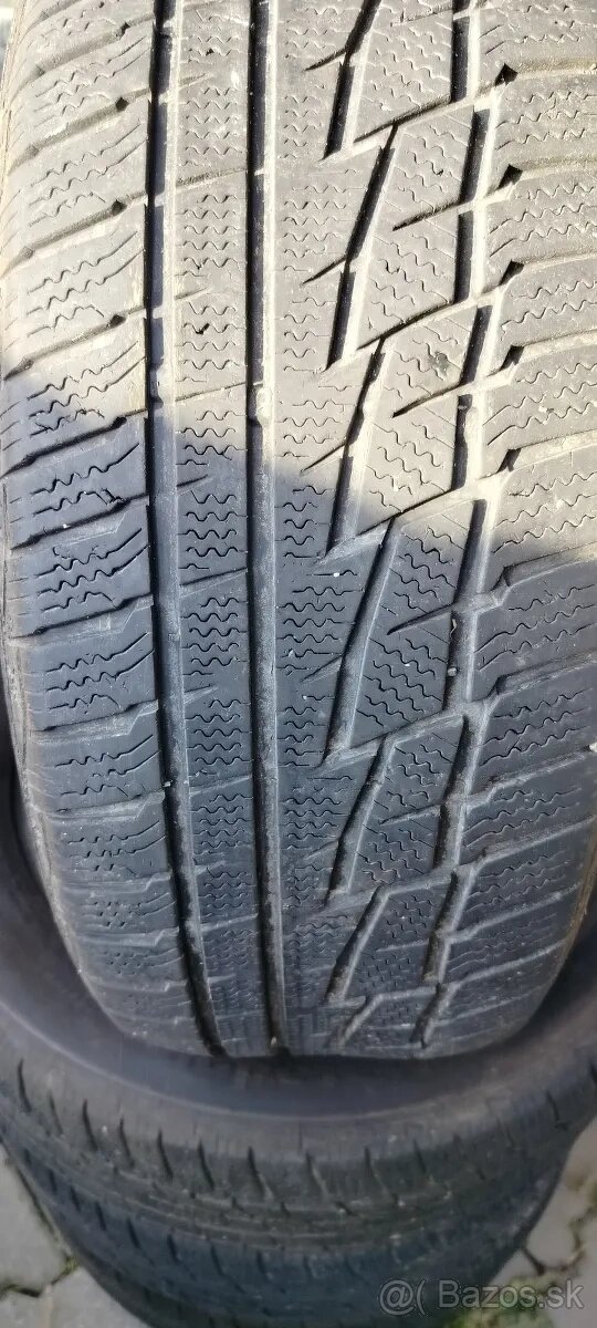 Predám 4 zimné pneumatiky 215/55 R16 97H Matador