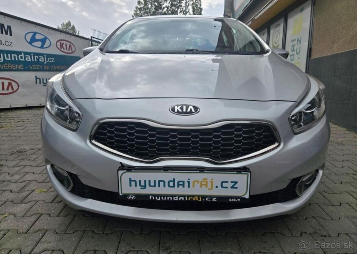 Kia Cee´d 1.6-NAVI-POLOKŮŽE-LED-KAMERA