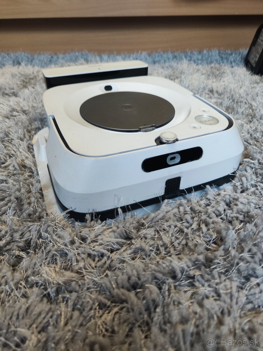 iRobot Braava Jet M6 robotický mop