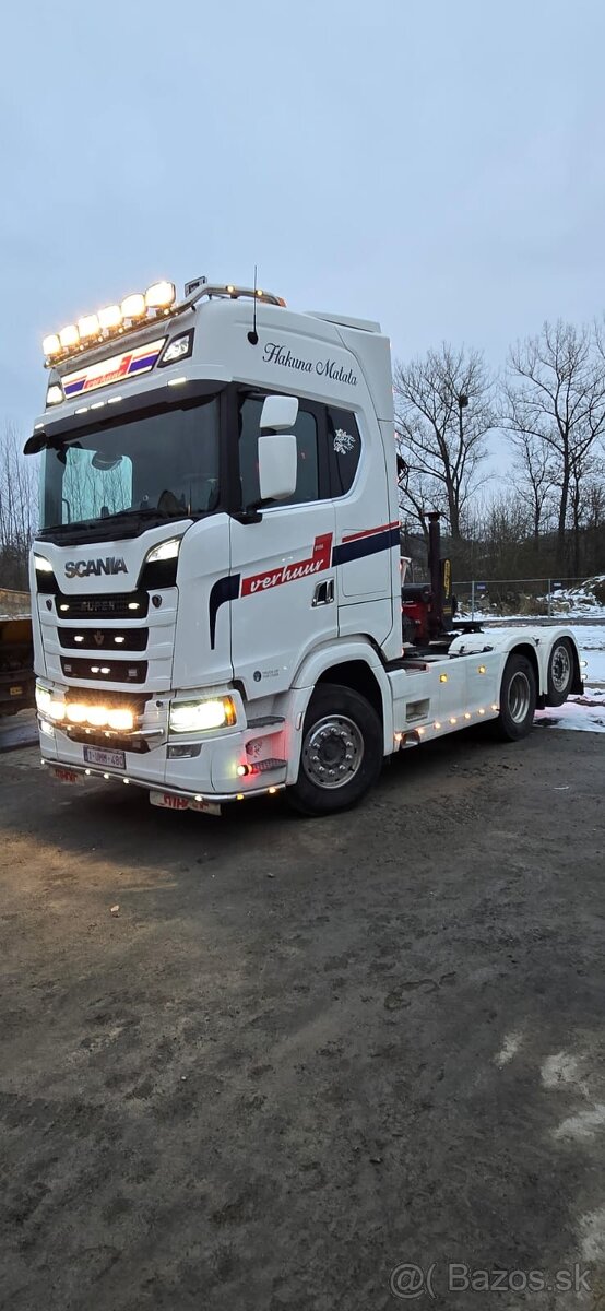 Scania S520 s HR Palfinger, rok výroby 2018, 413.757 km