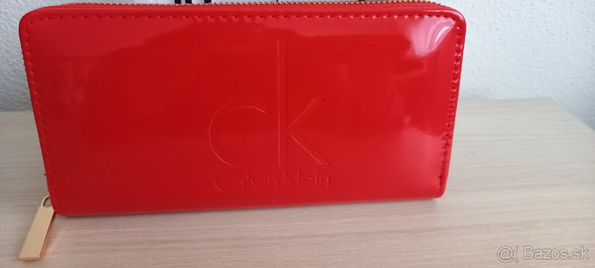 calvin Klein penazenka cervena