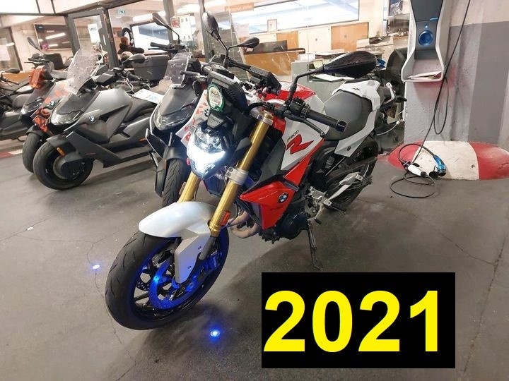 2021_BMW F900R Sport_BOHATÁ VÝBAVA_ZIMNÁ CENA_5.999€ netto_