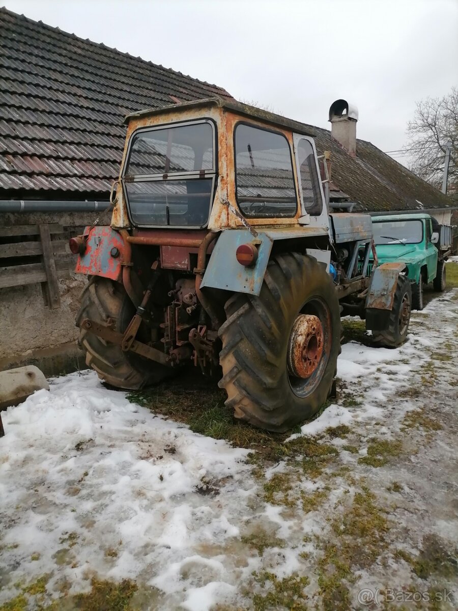 Predám traktor zt 303