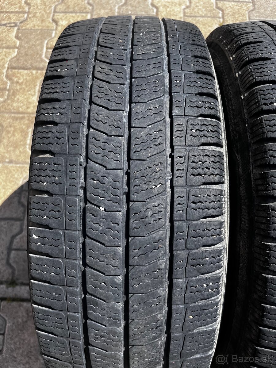 225/65R16C Kleber