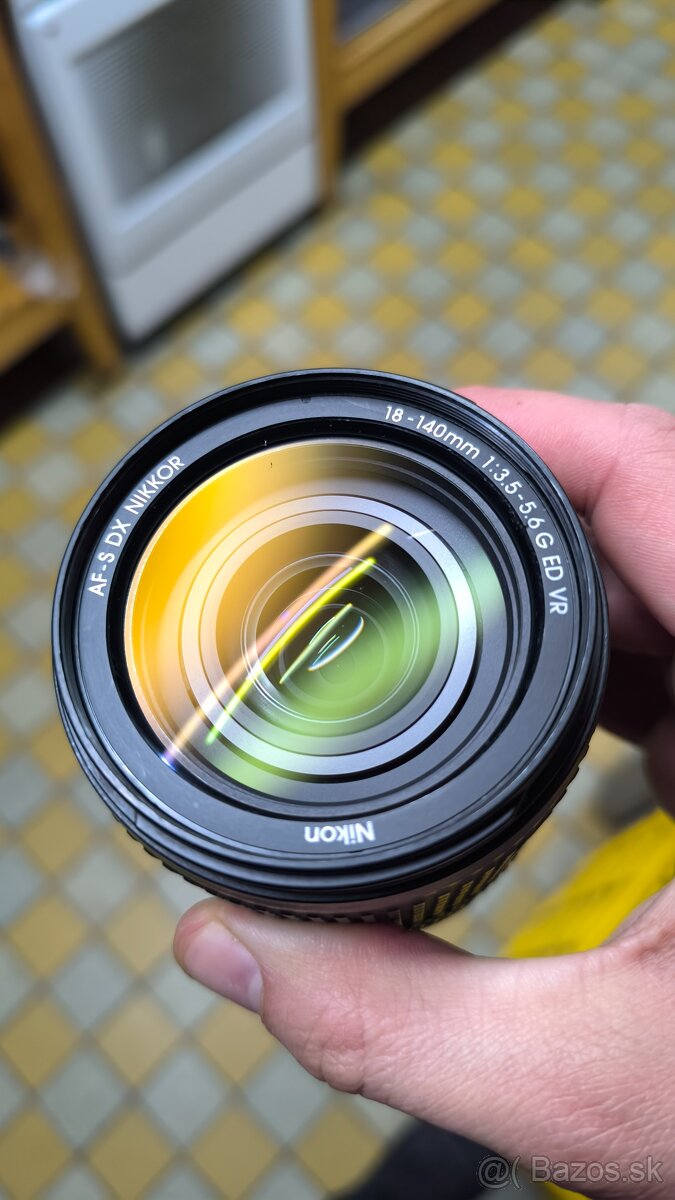 Nikon 18-140mm f/3.5-5.6 G ED VR