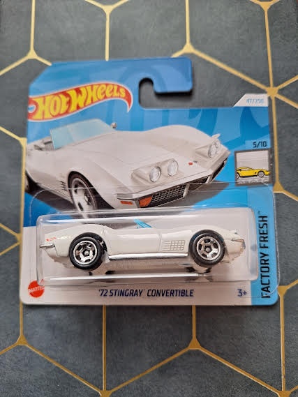 Hot wheels Stingray Convertible,Toyota Tacoma