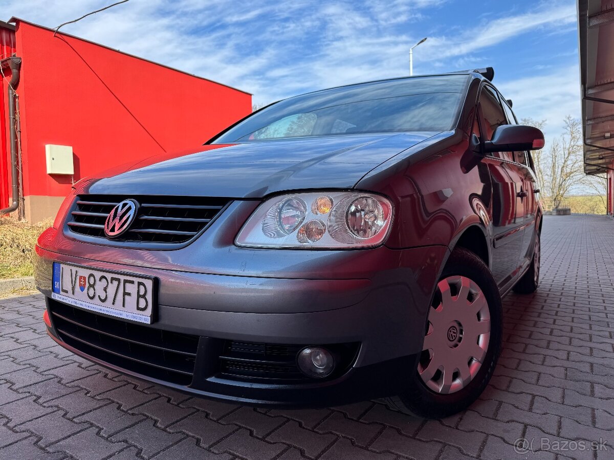 VOLKSWAGEN TOURAN, 1,9 TDI, AUTOMAT DSG, DVD, TAŽNÉ, NOSIČ