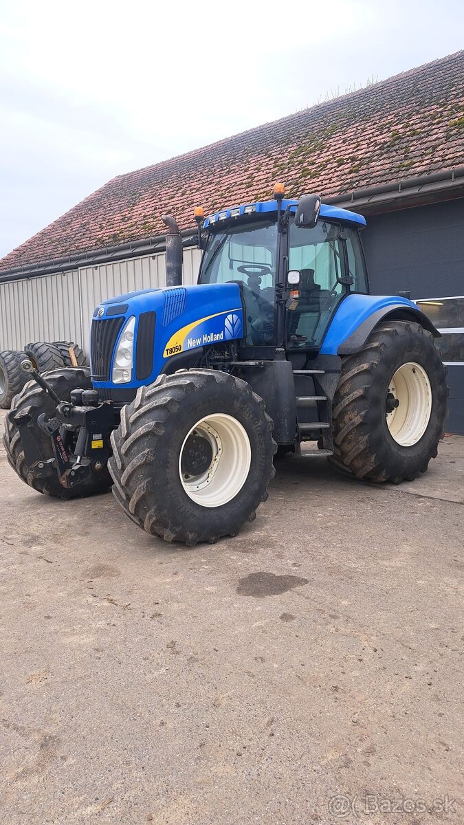 New Holland T8050