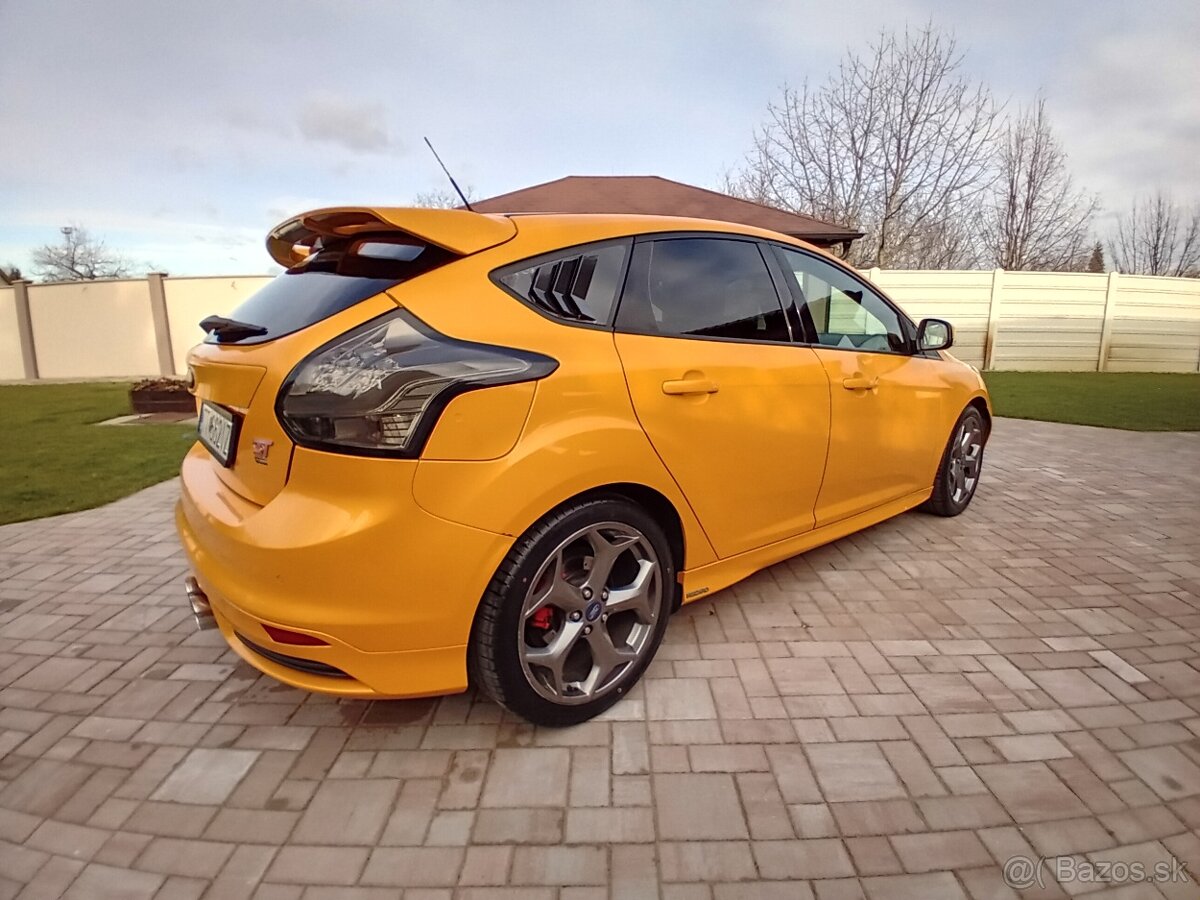 Ford Focus ST 2.0 EcoBoost SCTi ST R 250PS 12/2012